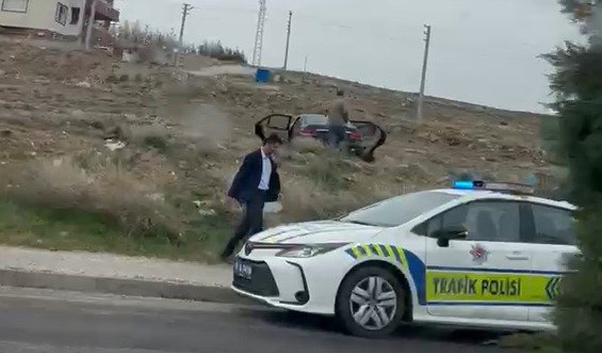 Niğde’de kontrolden çıkan araç direğe çarptı