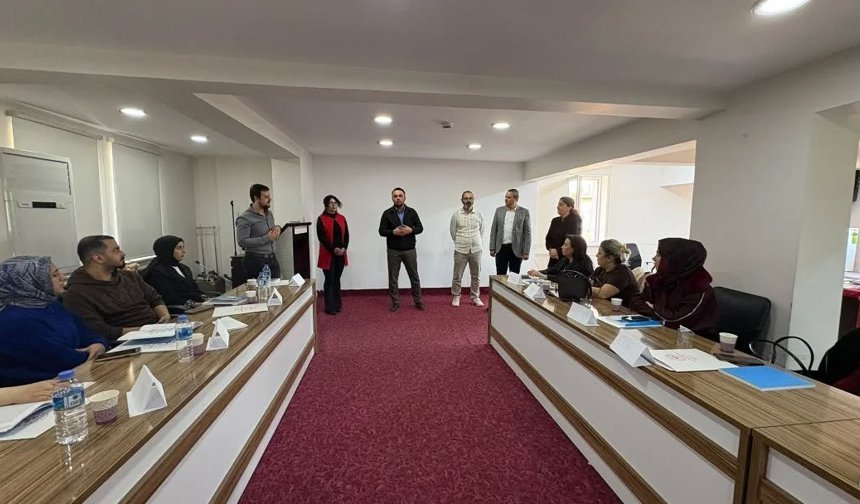 Niğde’de sağlık personeline “Temel Yenidoğan Bakım Eğitimi” verildi