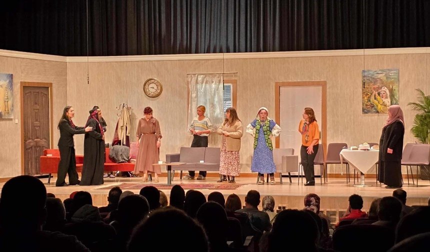 “Kadın Sığınağı” Niğde’de sahnelendi