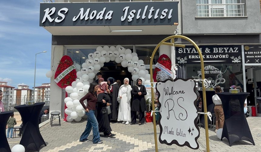 Niğde’de “RS Moda Işıltısı” mağazası açıldı