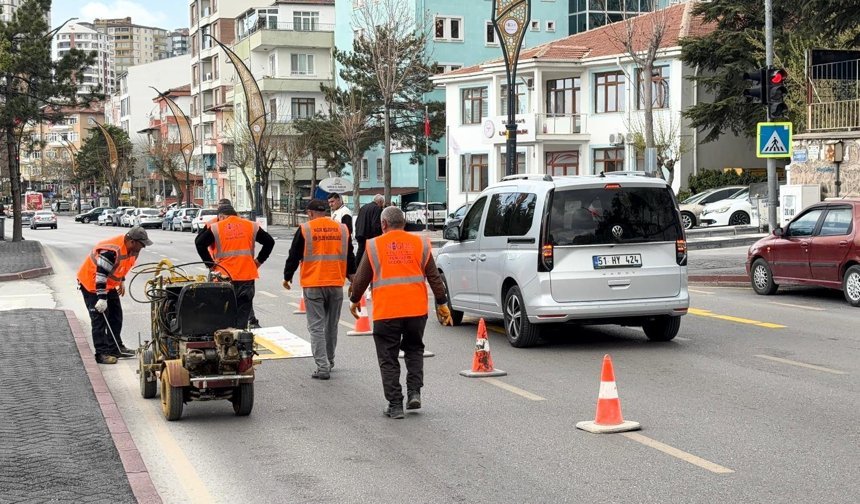 Niğde’de yön çizgi boyama çalışması yapıldı