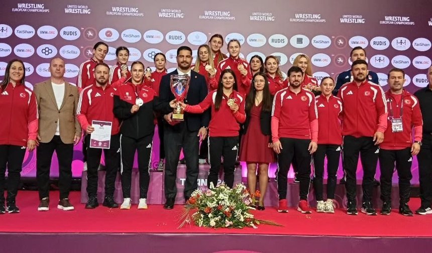 A Milli Kadın Güreş Takımı Avrupa ikincisi oldu