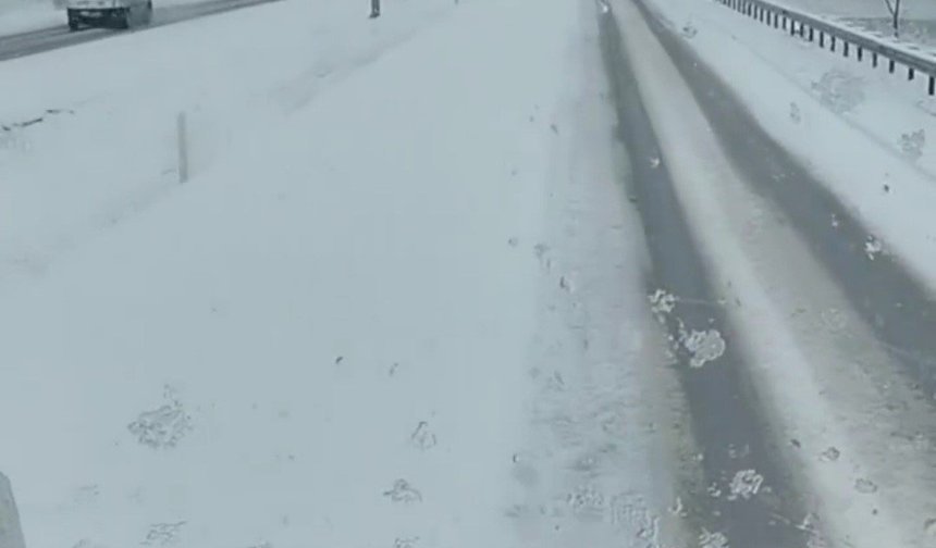 Karayolları ekipleri kar mesaisinde