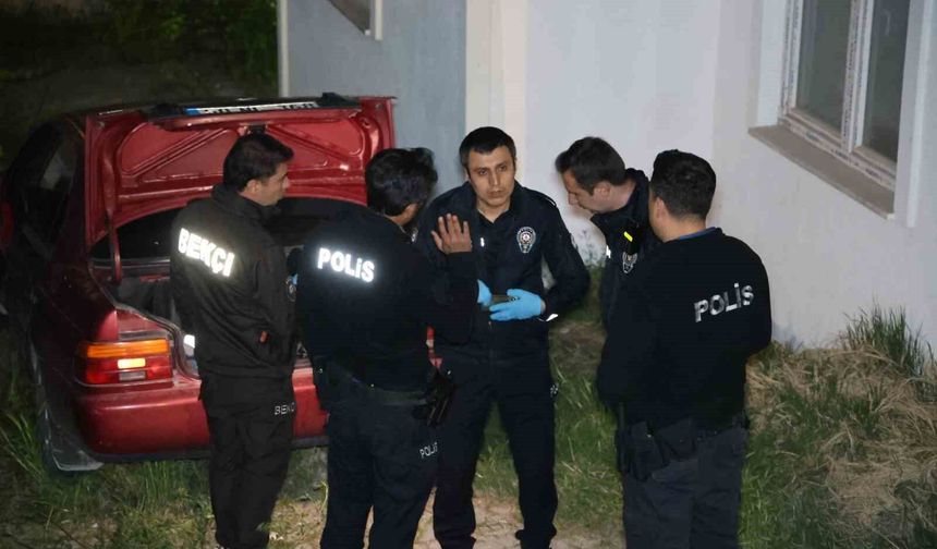 Bir araçtan uzun namlulu silah mermileri çıktı