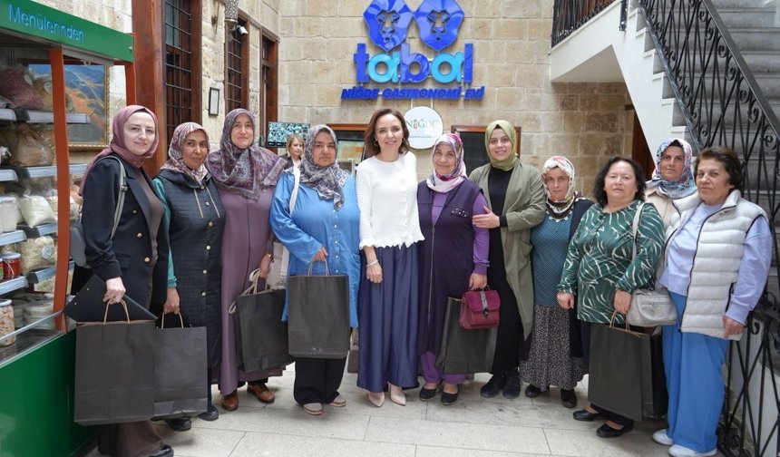 Niğde’de Anneler Günü’nde “Çay Saati” etkinliği düzenlendi