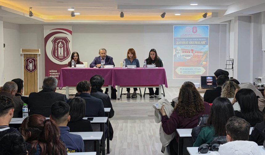 Niğde'de öğrencilerden "Safahat" paneli
