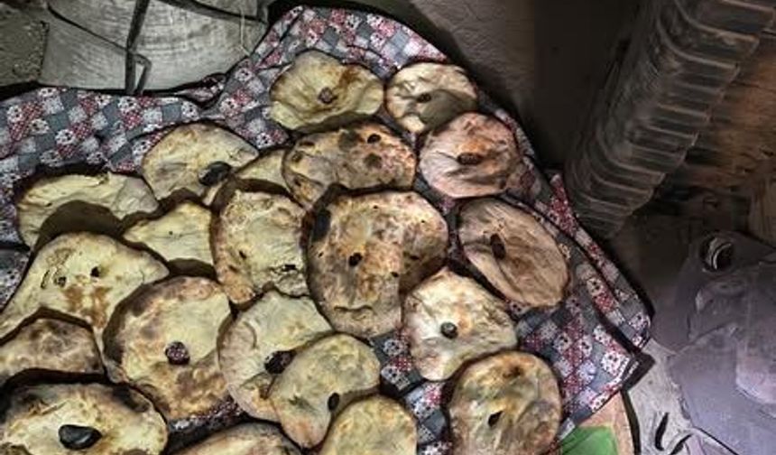 Niğde'de asırlık "Arefe Çöreği" geleneği taş fırınları ısıttı