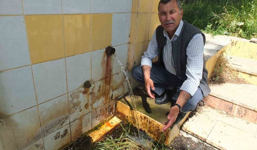 5 yıl aradan sonra akan şifalı su sevindirdi