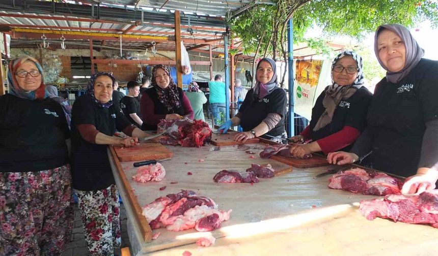 Kurban Bayram'ında kadınlar kasap oldu