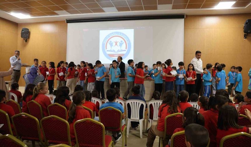Kitaplı mücadelede 400 öğrenci yarıştı