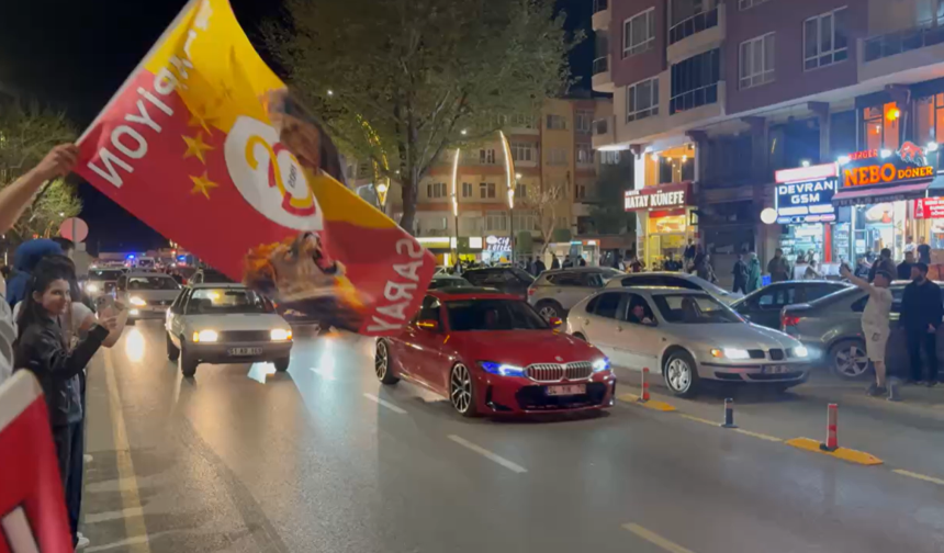 Niğde’de Galatasaray taraftarı şampiyonluğu konvoyla kutladı