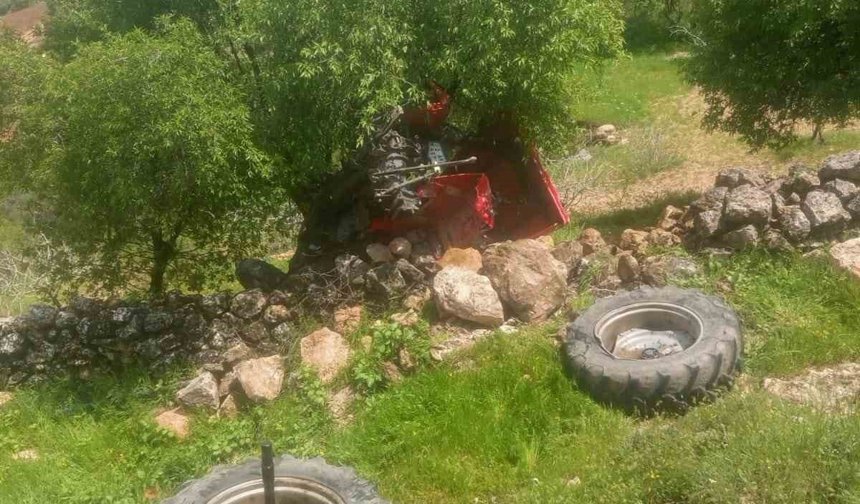 Traktör uçuruma yuvarlandı, sürücü atlayarak kurtuldu