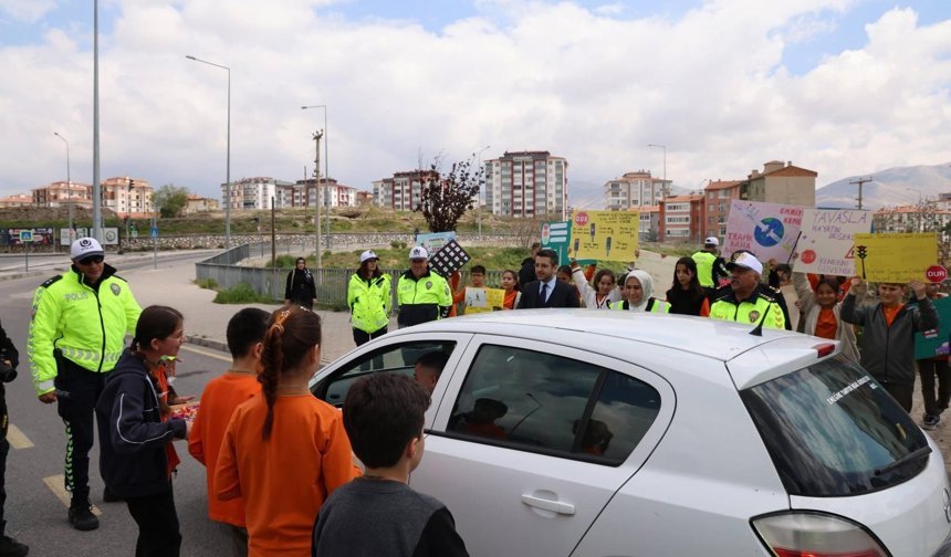 Niğde’de öğrencilere uygulamalı trafik eğitimi