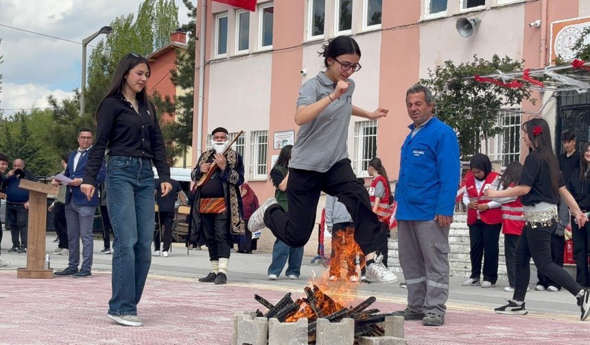 Hıdrellez Ateşi Niğde’de yandı