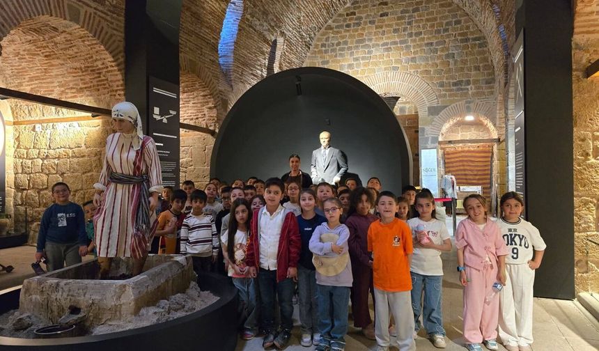 Minik öğrenciler Niğde’nin tarih ve kültürünü yerinde tanıdı