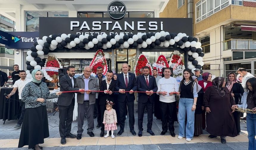 Niğde’de BYZ Cafe görkemli törenle açıldı