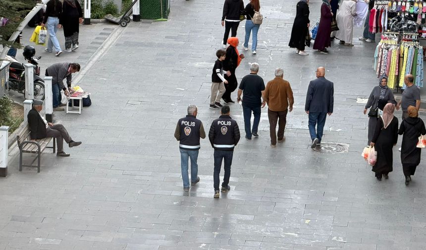 Ekiplerden kalabalık alanlarda bayram tedbiri