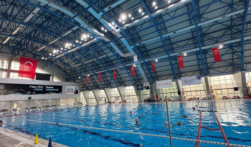 Niğde Olimpik Yüzme Havuzu geçici süreyle kapatıldı