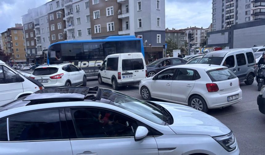 Niğde’de trafik resmen kilitlendi!