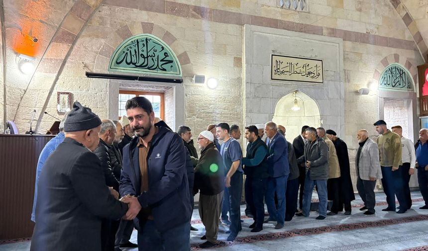 Ulukışla‘da protokol ve vatandaşlar bayram namazında buluştu