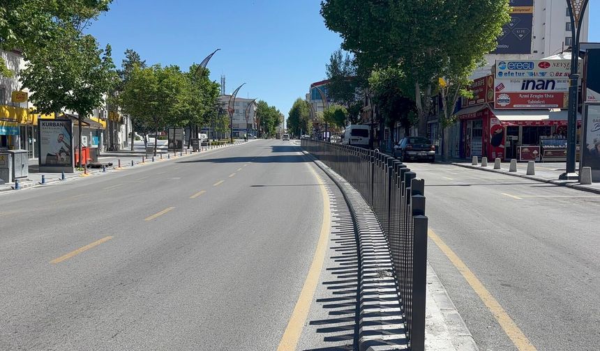 Niğde’de cadde ve sokaklar boş kaldı
