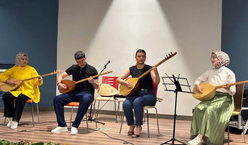 Niğde'de gençlerden moral gecesi