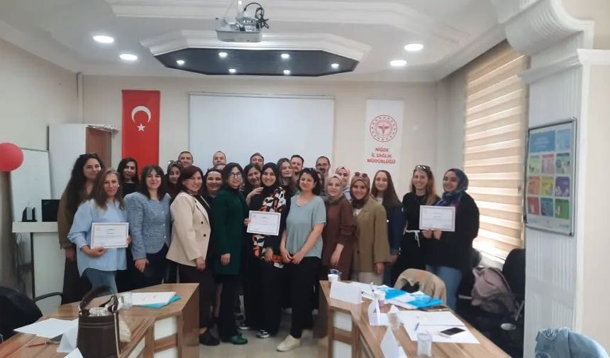 Sağlık personeline temel yenidoğan bakımı eğitimi verildi