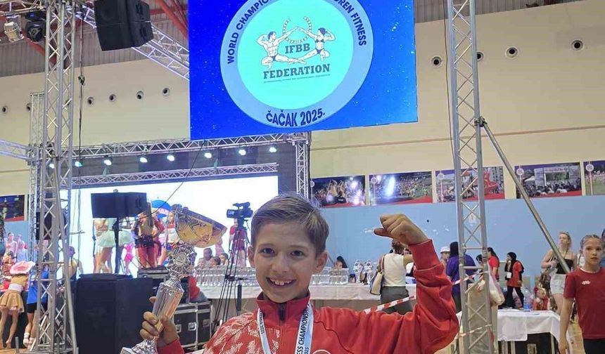 8 yaşında şampiyon, 10 yaşında yazar oldu