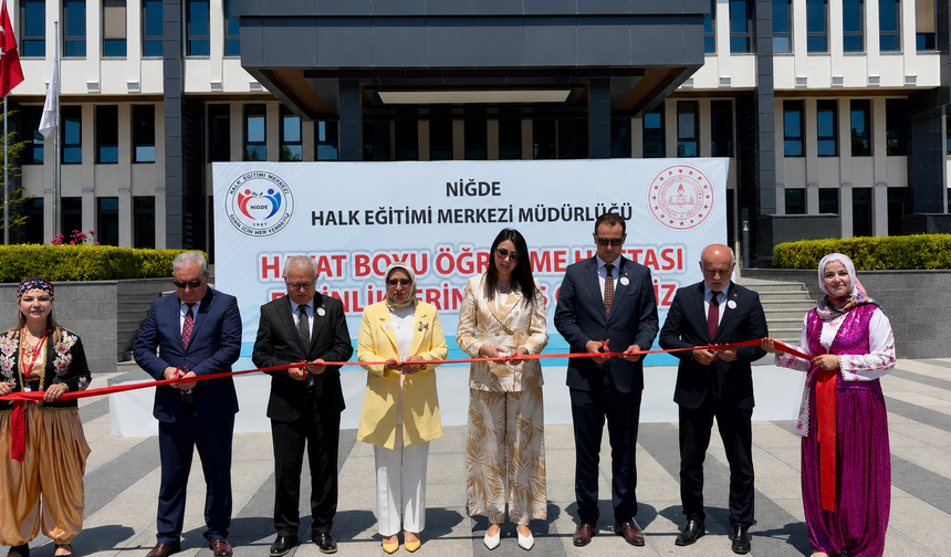 Hayat boyu öğrenmenin eserleri meydanda sergilendi