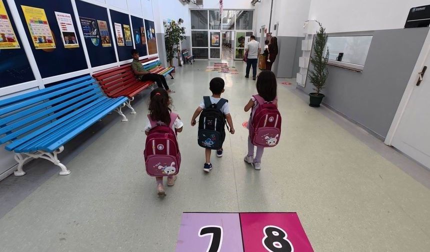 440 çocuğa okul çantası ve kırtasiye desteği