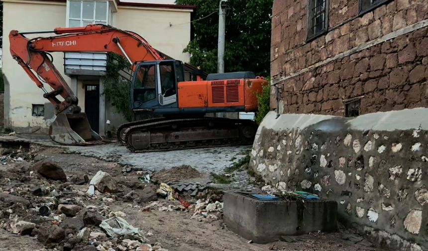Gümüşler’de selin ardından hasar gün yüzüne çıktı