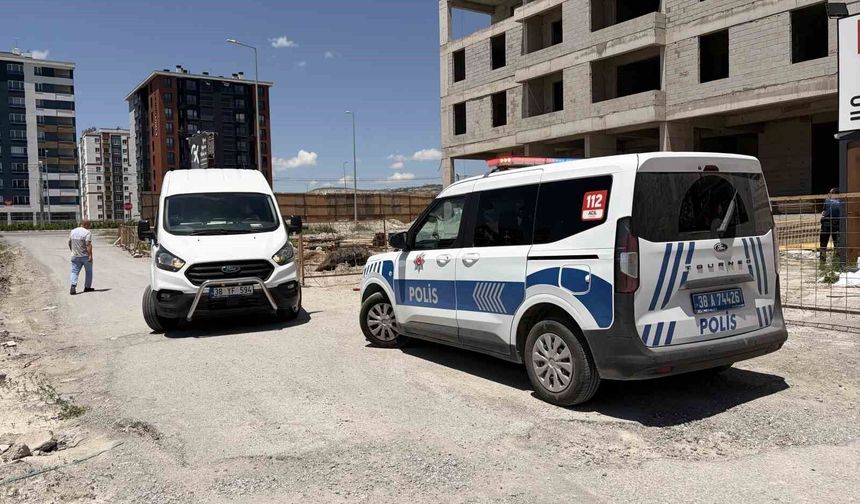 İnşaatın 4. katından düşen işçi ağır yaralandı