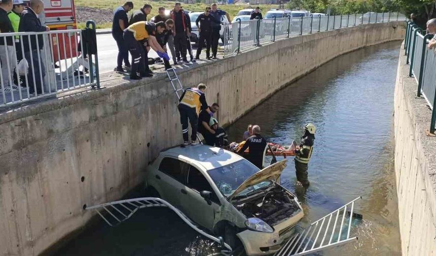 Otomobil sulama kanalına düştü, ekipler yaralı için seferber oldu