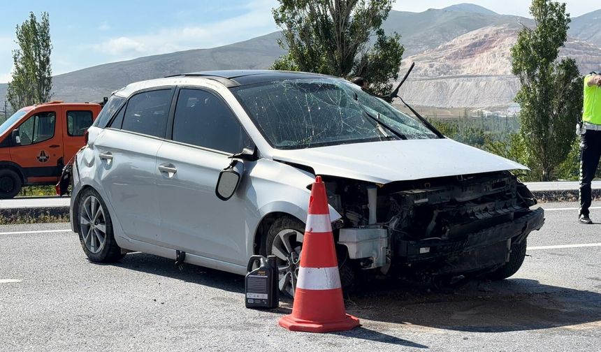 Niğde-Kayseri yolunda otomobil takla attı: 3 yaralı