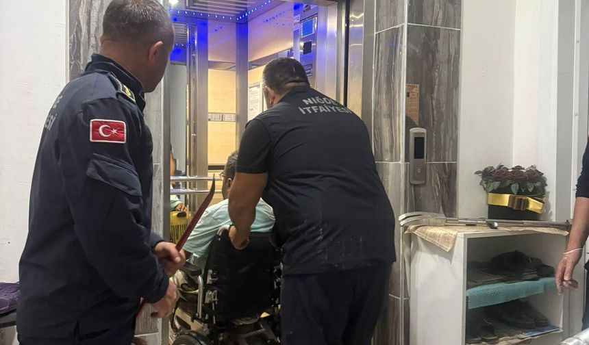 Nefes darlığı olan engelli vatandaşı itfaiye kurtardı