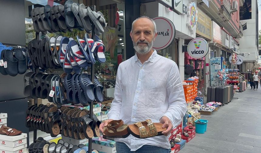 Yazlık terlikler vitrine çıktı: Ortopedik modeller öne çıkıyor