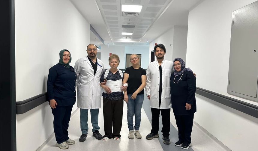 Niğde’de düşme sonrası yürüyemez hale gelen hasta yeniden ayağa kalktı
