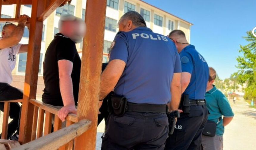 Niğde'de ilkokulda velilerin kavgası polisi harekete geçirdi