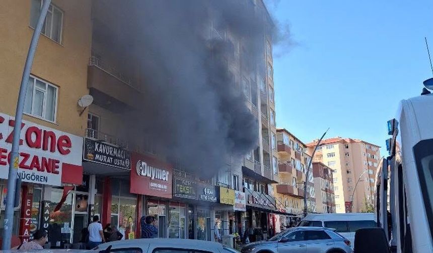 Kumluca Mahallesi’nde apartmanda yangın: Yaralılar var