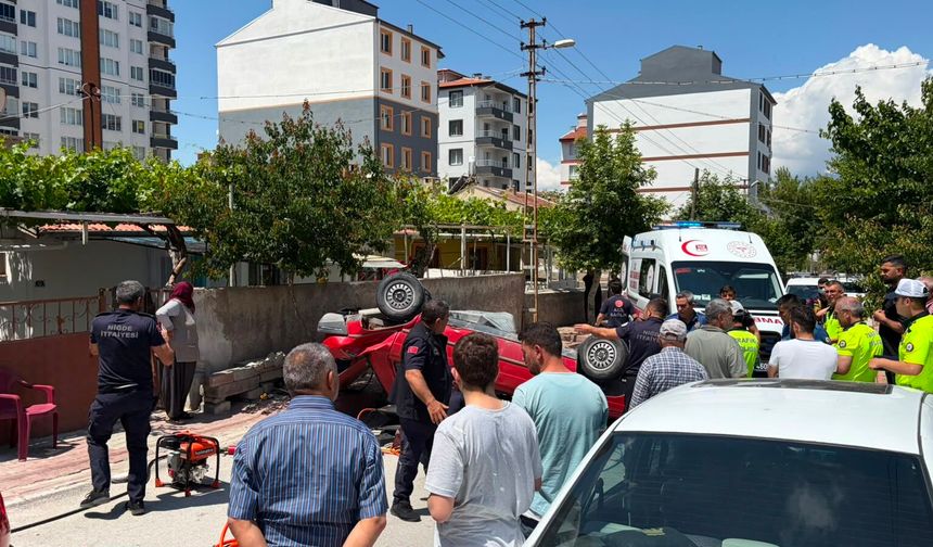 Nar Mahallesi'nde araç takla attı: 1 yaralı