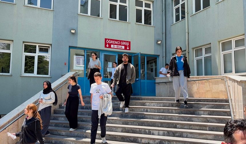 Niğde’de binlerce adayın YKS heyecanı sona erdi