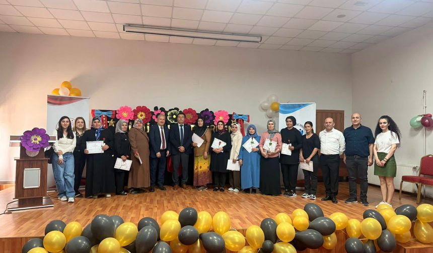 Niğde’de okuma yazma hayallerini gerçeğe dönüştürdüler