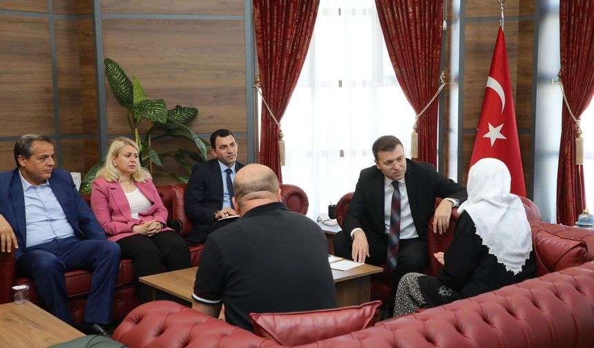 Vali Akmeşe, Halk Günü’nde vatandaşları dinledi