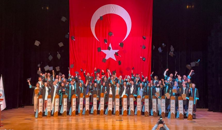 NÖHÜ'de mezuniyet coşkusu yaşandı