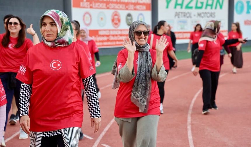 Niğde'de akşam yürüyüşleri hafta içi her gün devam ediyor