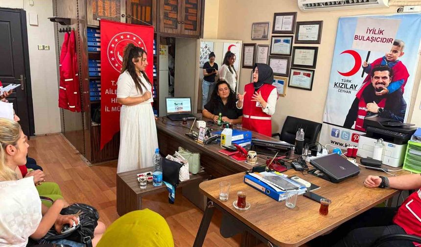 Adana'da Kızılay personeline yönelik farkındalık eğitimi