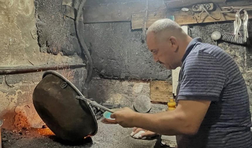 Ata mesleği kalaycılığı 26 yıldır sürdürüyor