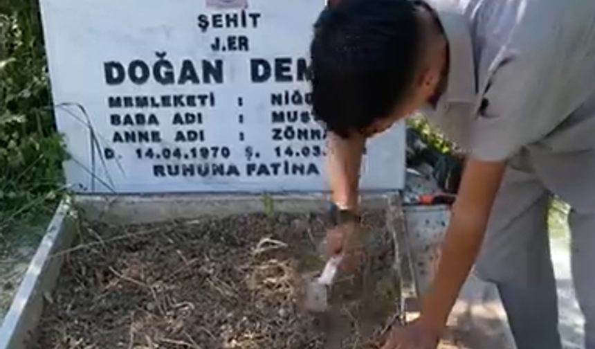 Niğdeli gençten şehitliğe gönüllü bakım