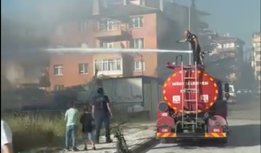 Boş araziden yükselen duman paniğe neden oldu