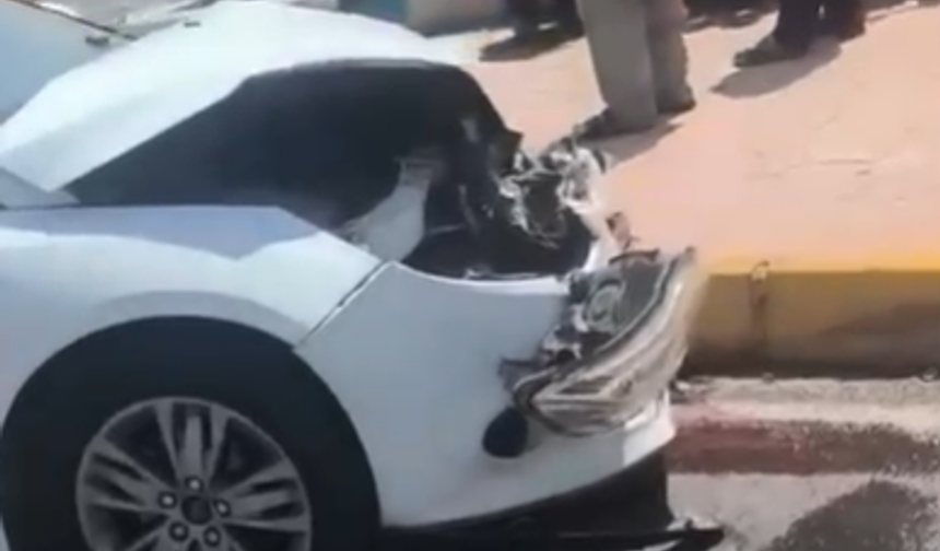 Bor'da otobüs ile otomobil çarpıştı: 3 yaralı
